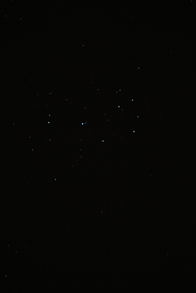 M45 taget med lånat 300 mm objektiv på Canon 60d satt på monteringen i början på februari 30 sek exp Iso 400